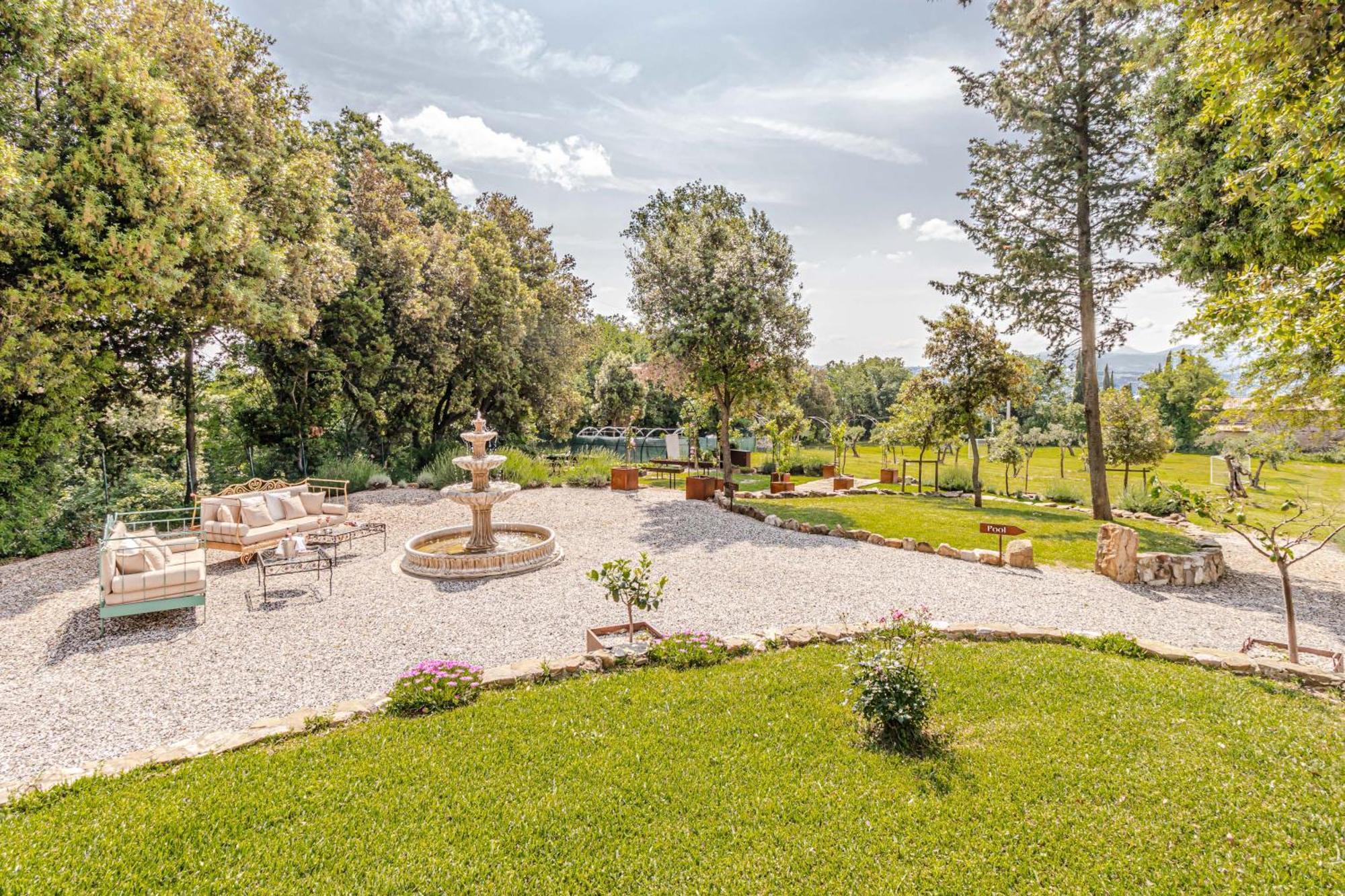 מונטה קטיני ואל די צ'צ'ינה Chateau La Siroque מראה חיצוני תמונה