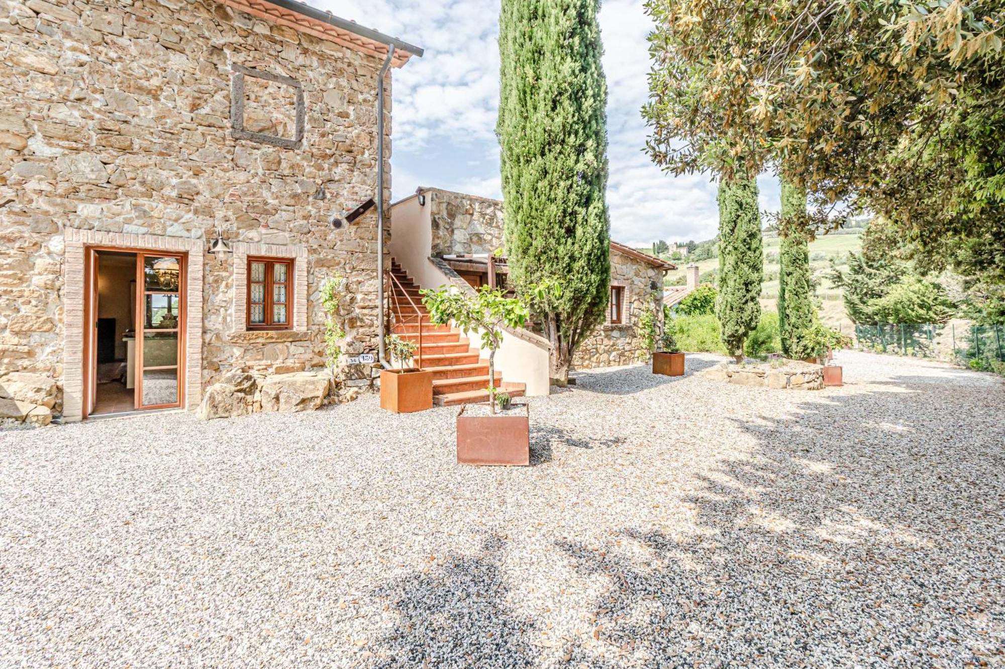 מונטה קטיני ואל די צ'צ'ינה Chateau La Siroque מראה חיצוני תמונה